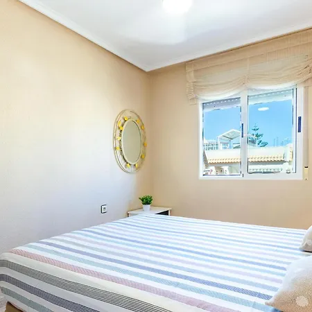 In With 3 Bedrooms, Wifi&outdoor Swimming Pool Appartement Torrevieja